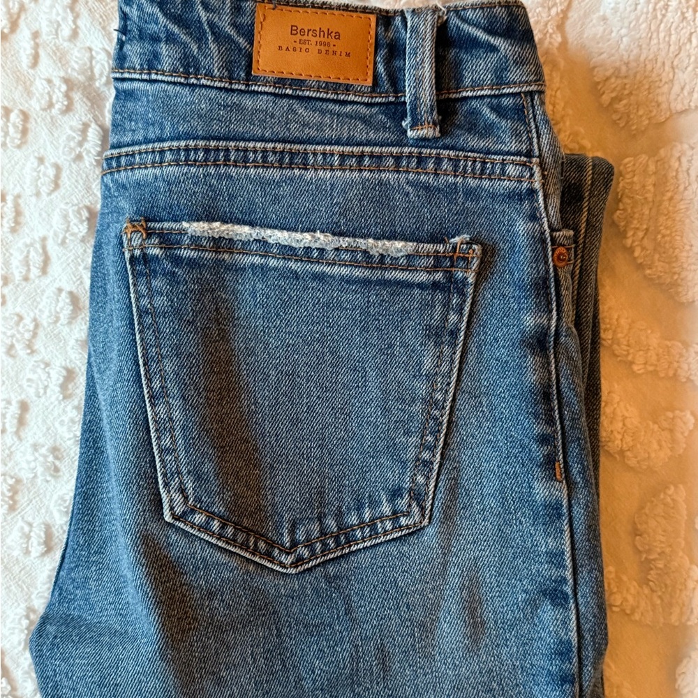 Women’s Bershka jeans